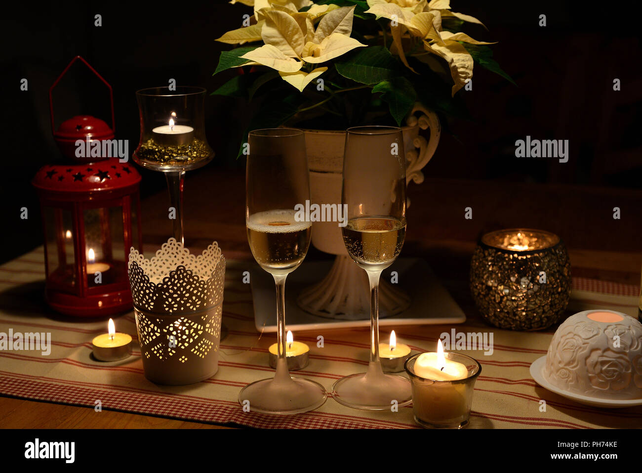 Sparkling candle light dinner Stock Photo Alamy