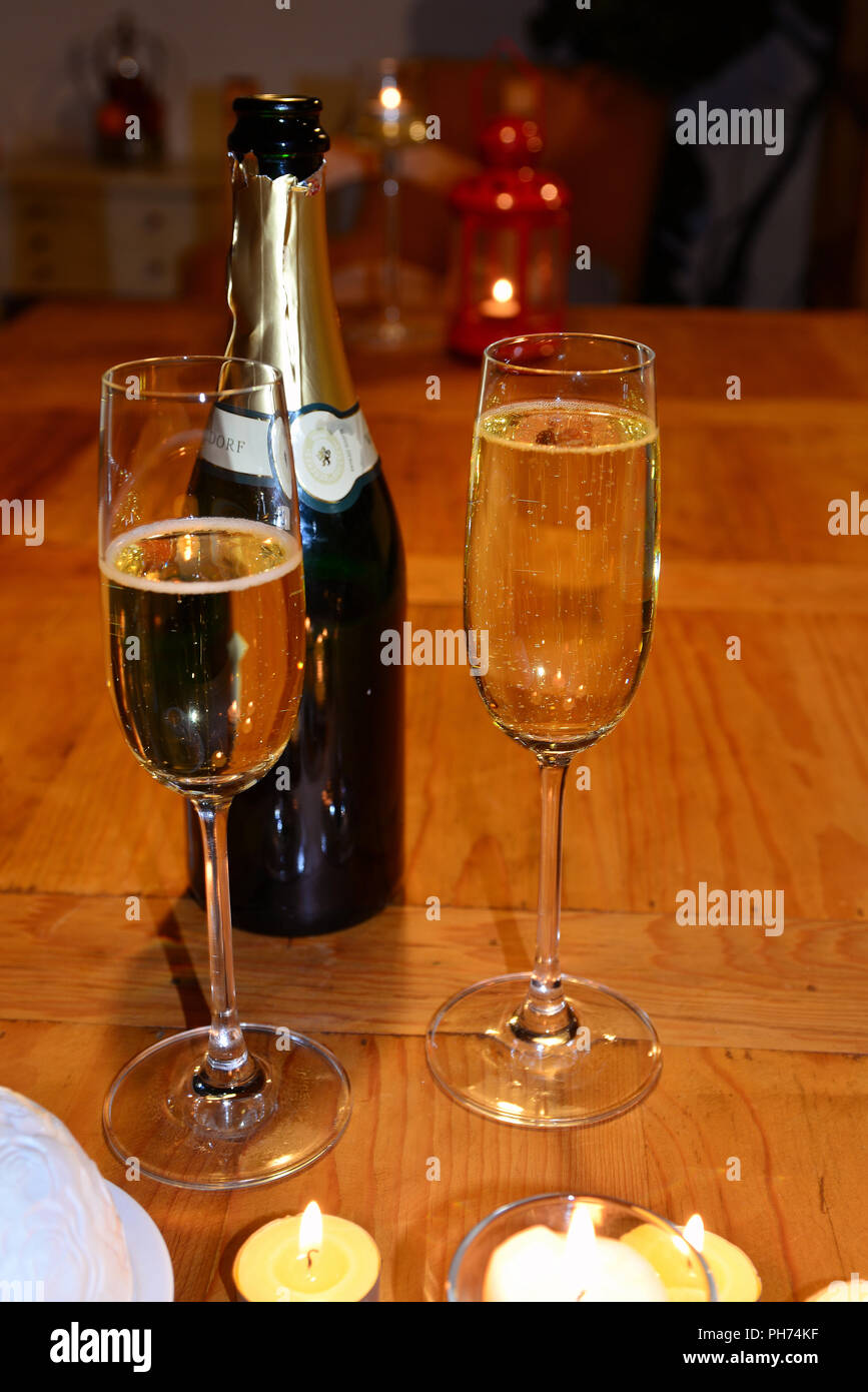 Sparkling candle light dinner Stock Photo Alamy