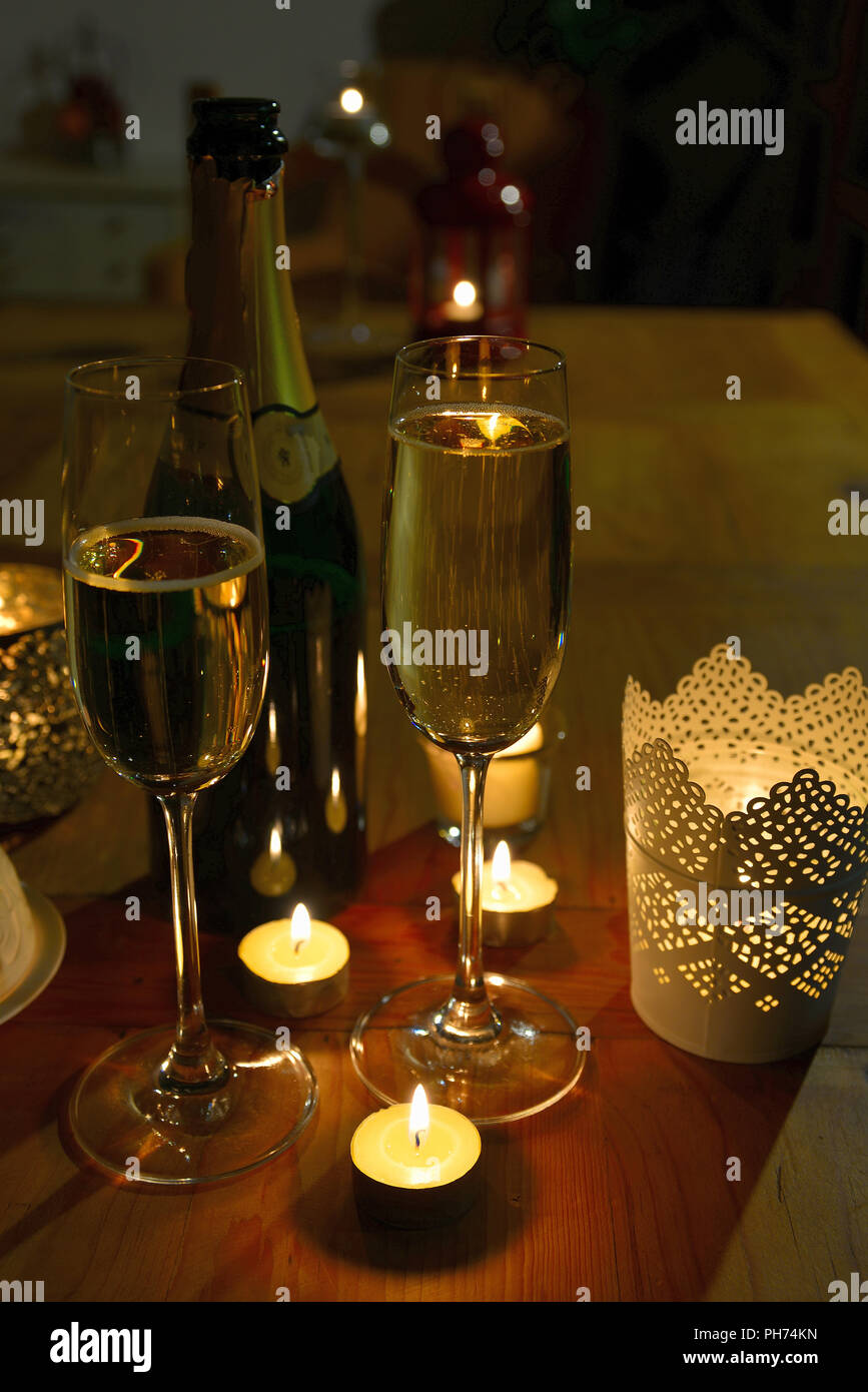 Sparkling candle light dinner Stock Photo Alamy