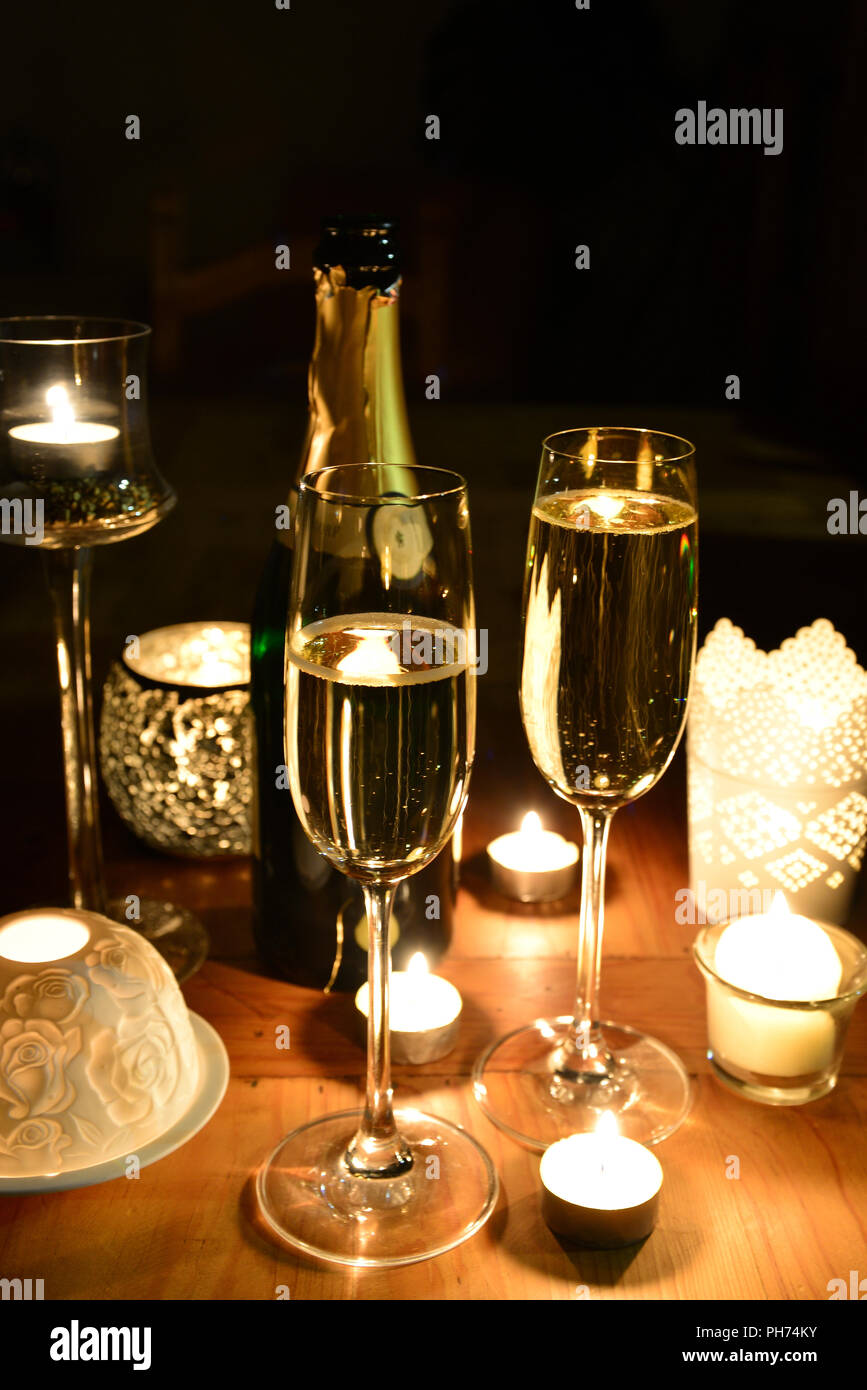 Sparkling candle light dinner Stock Photo Alamy