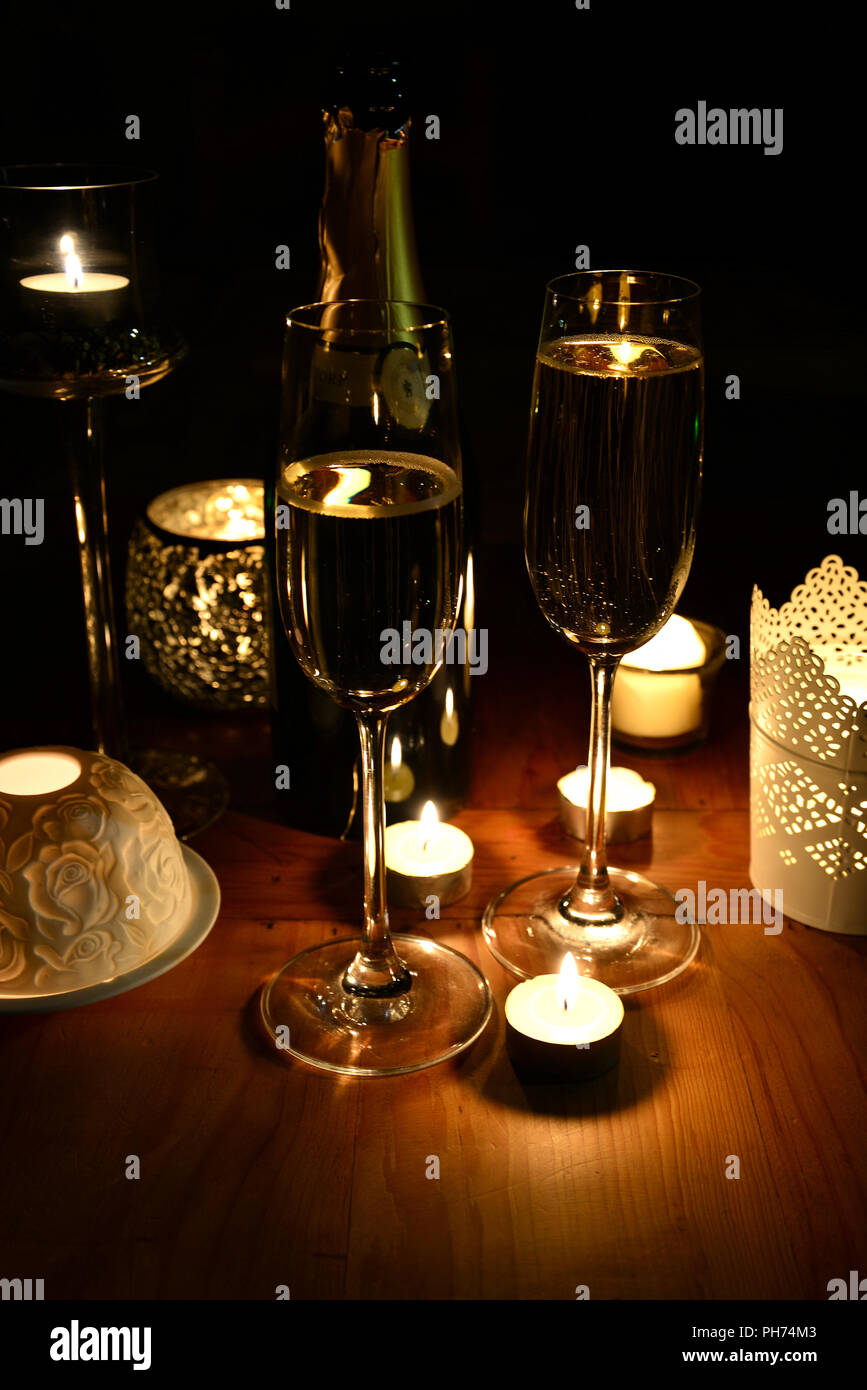 Sparkling candle light dinner Stock Photo Alamy