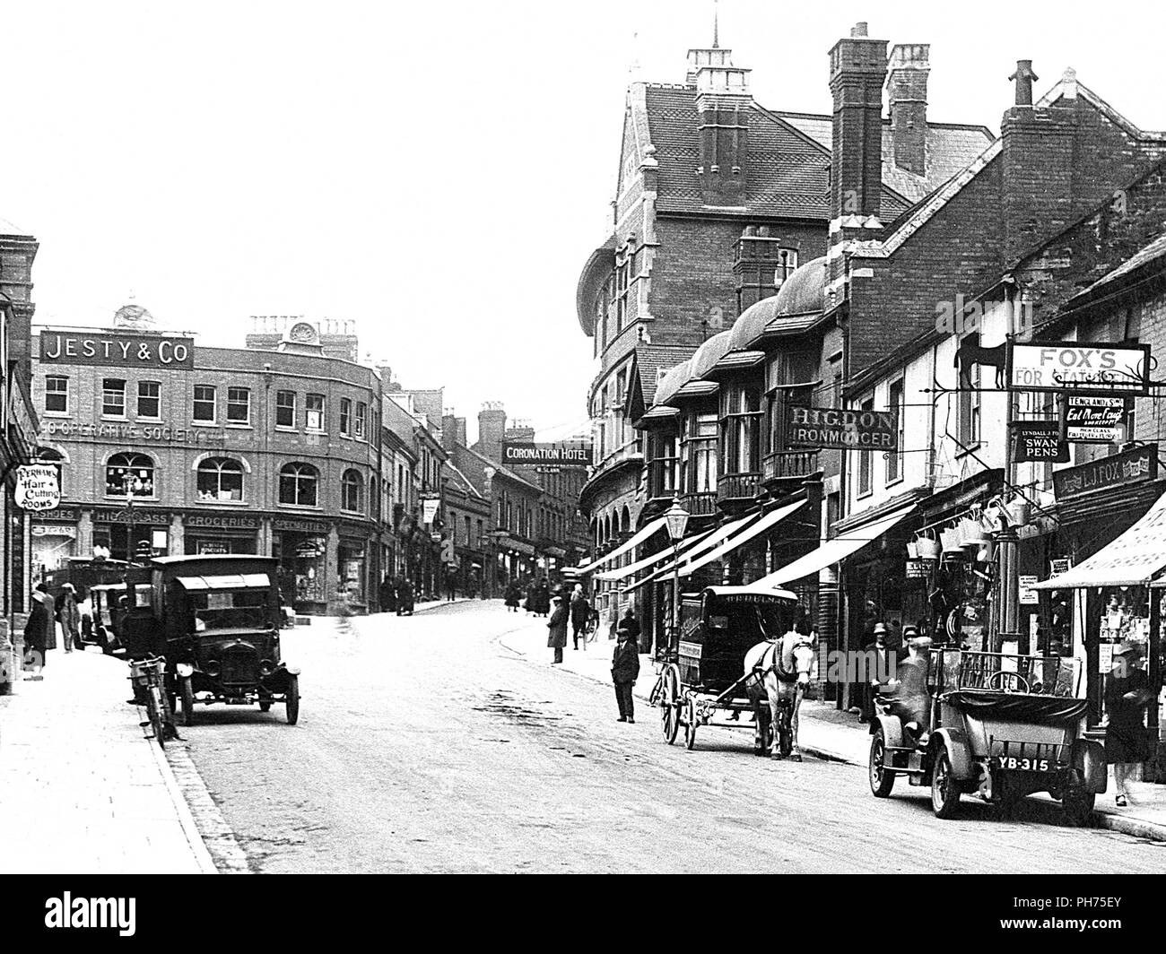 Middle Street, Yeovil, early 1900s Stock Photo Alamy