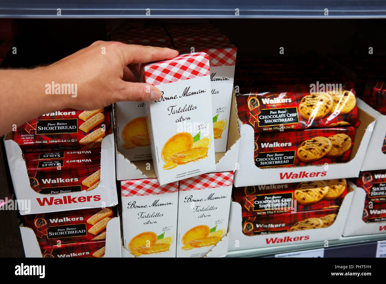 Bonne Maman Cakes And Biscuits Stock Photo Alamy Bonne Maman Cakes And Biscuits Stock Photo Alamy