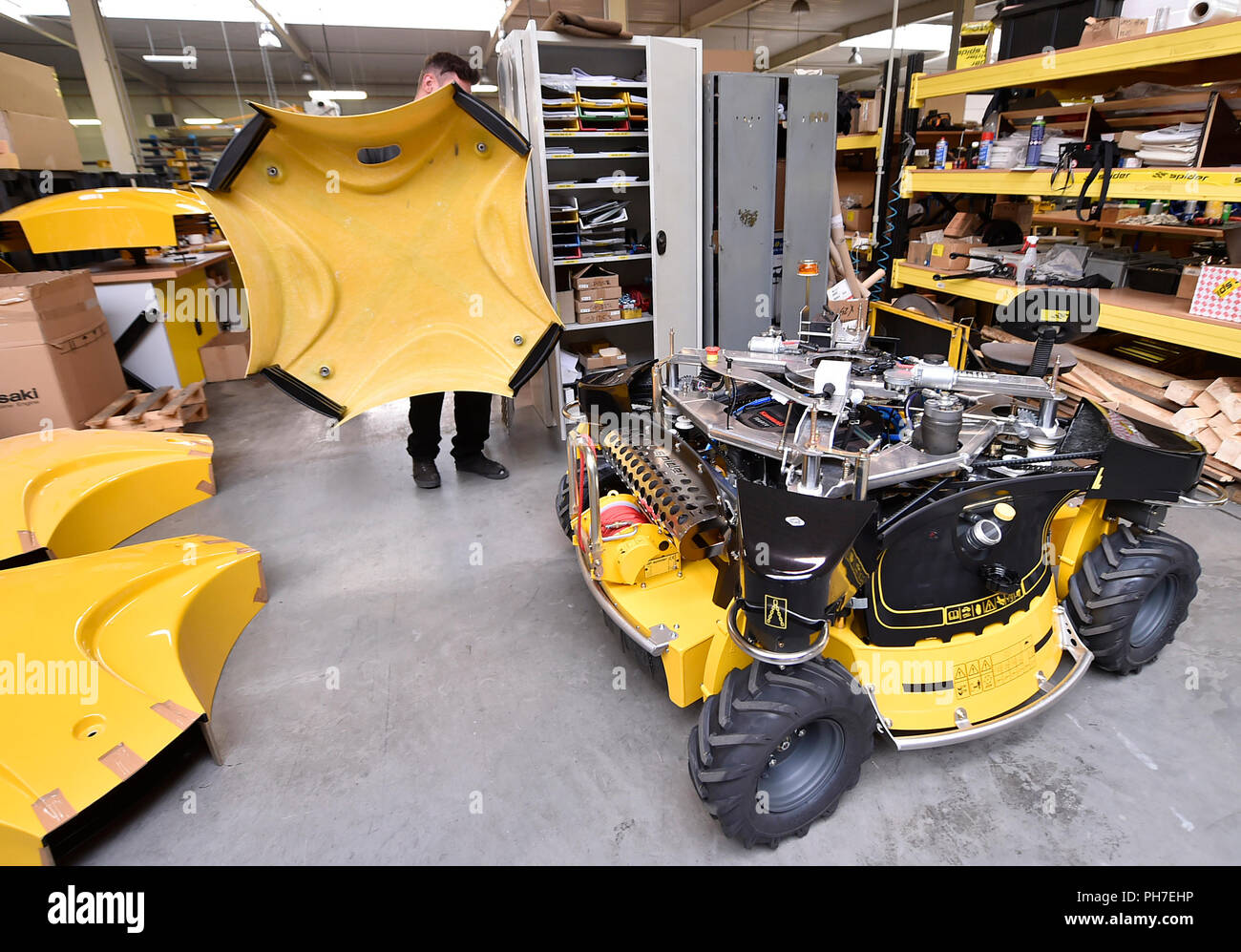 Production of a Spider ILD02 slope mower in a production plant of