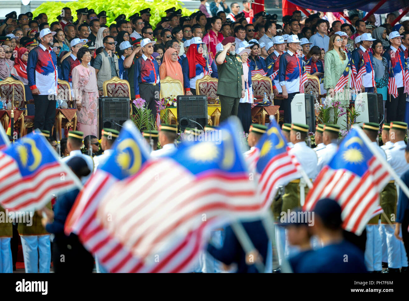 berapa ramai rakyat malaysia - Carolyn Duncan