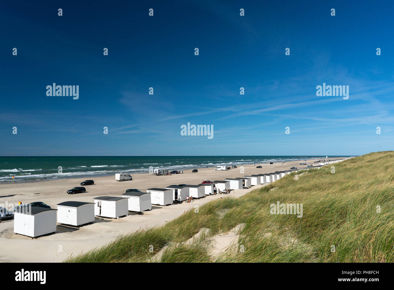 Cars and camper vans/ camping vans on the beach of Løkken/ Lokken/ Loekken,  Denmark, in Summer 2018 at the famous "car beach" where people drive on th  Stock Photo - Alamy
