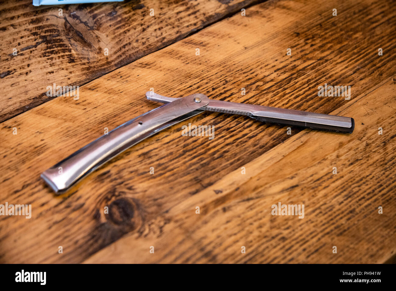 Modern Safety Barber cut throat razor Stock Photo Alamy