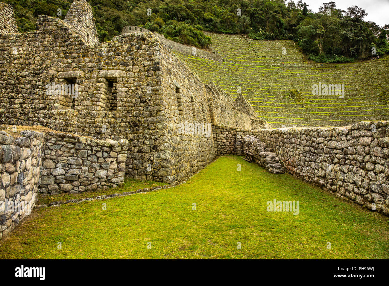 Winay Wayna Precolumbian Incan Ruins, along the short Inca Trail en route to Machu Picchu. Sacred Valley, Peru Stock Photo