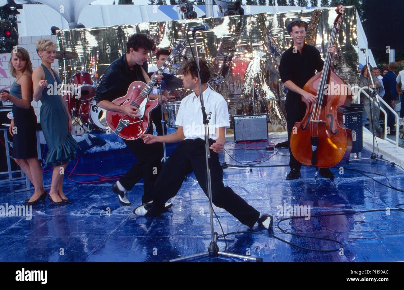 "Ace Cats", deutsche Rockabilly Band, bei einem Auftritt auf der IFA in