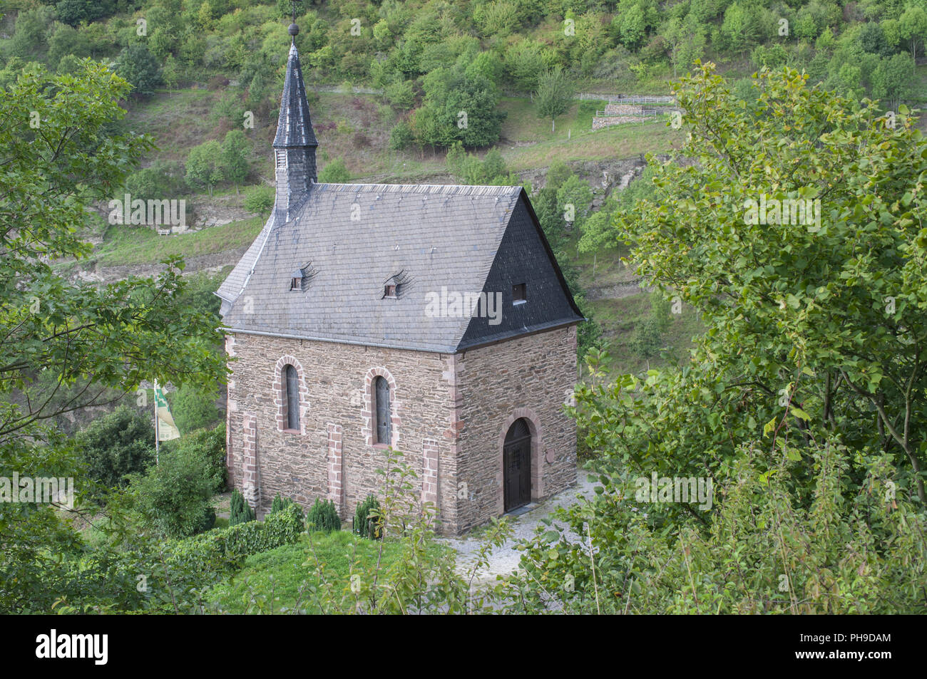 Chapel Clemens above Lorchhausen in the Middle-Rhine Valley Stock Photo