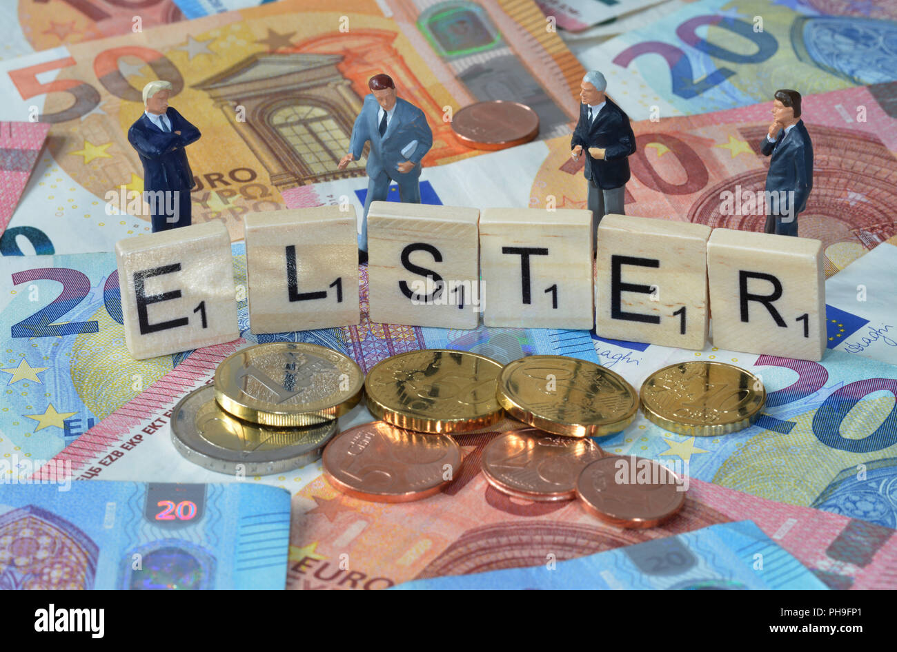 Symbolfoto Wirtschaftsbegriff Elster Stock Photo