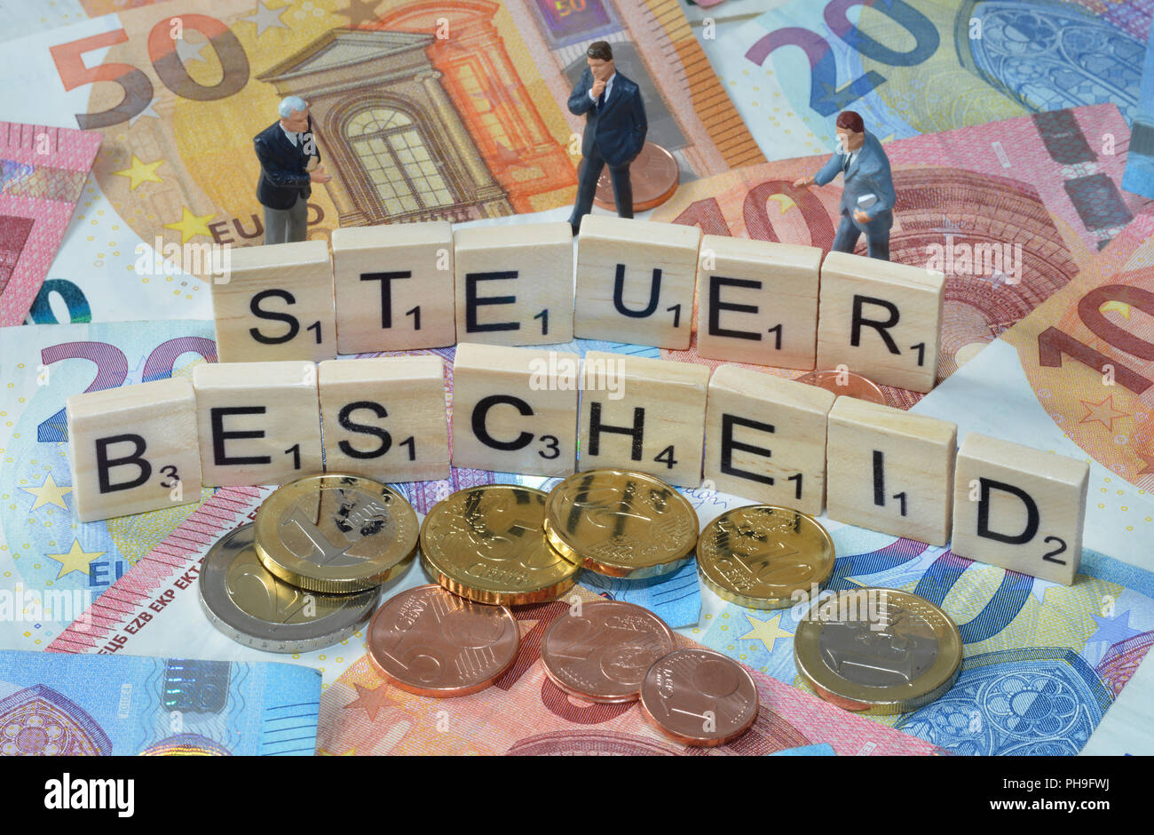 Symbolfoto Wirtschaftsbegriff Steuerbescheid Stock Photo