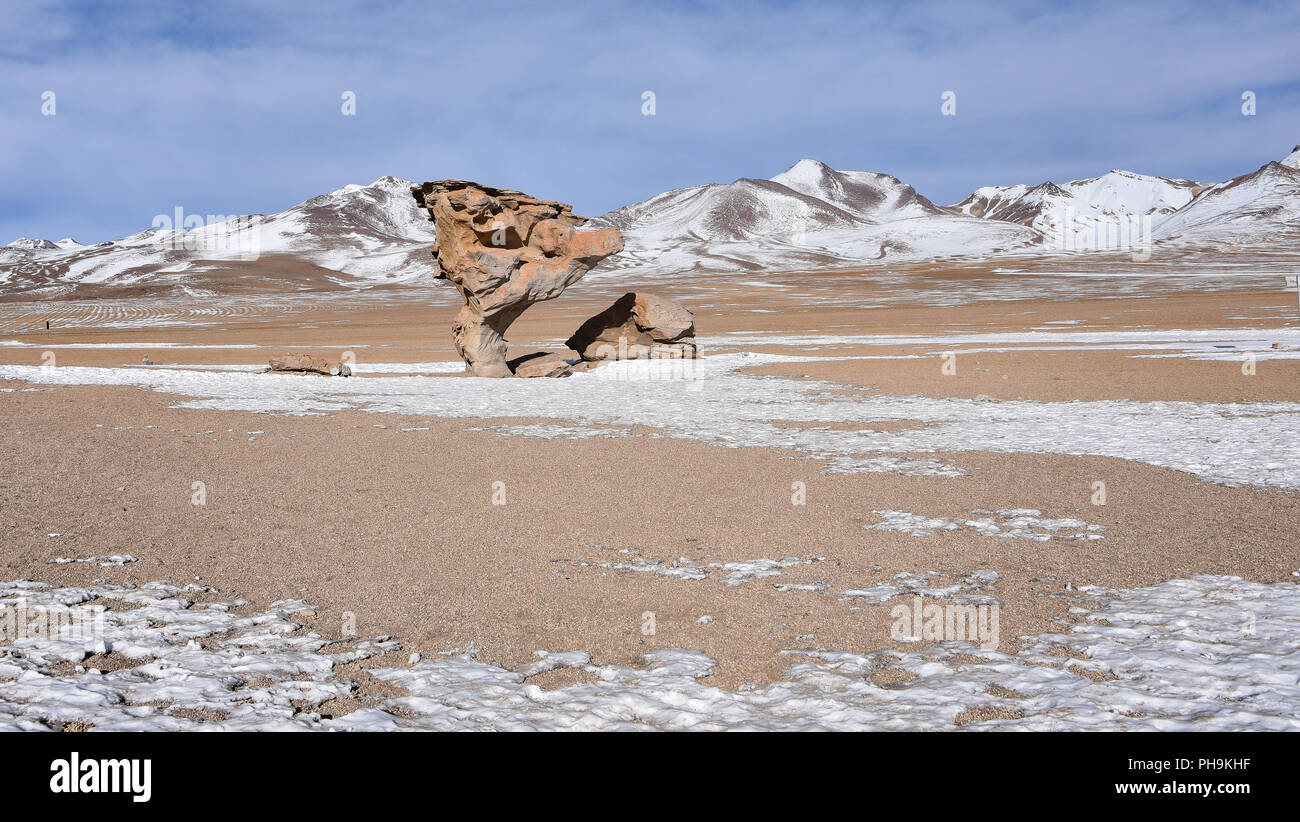 The Arbol de Piedra (Stone Tree), in the Siloli Desert, Sud Lipez Province, Uyuni, Bolivia. Stock Photo