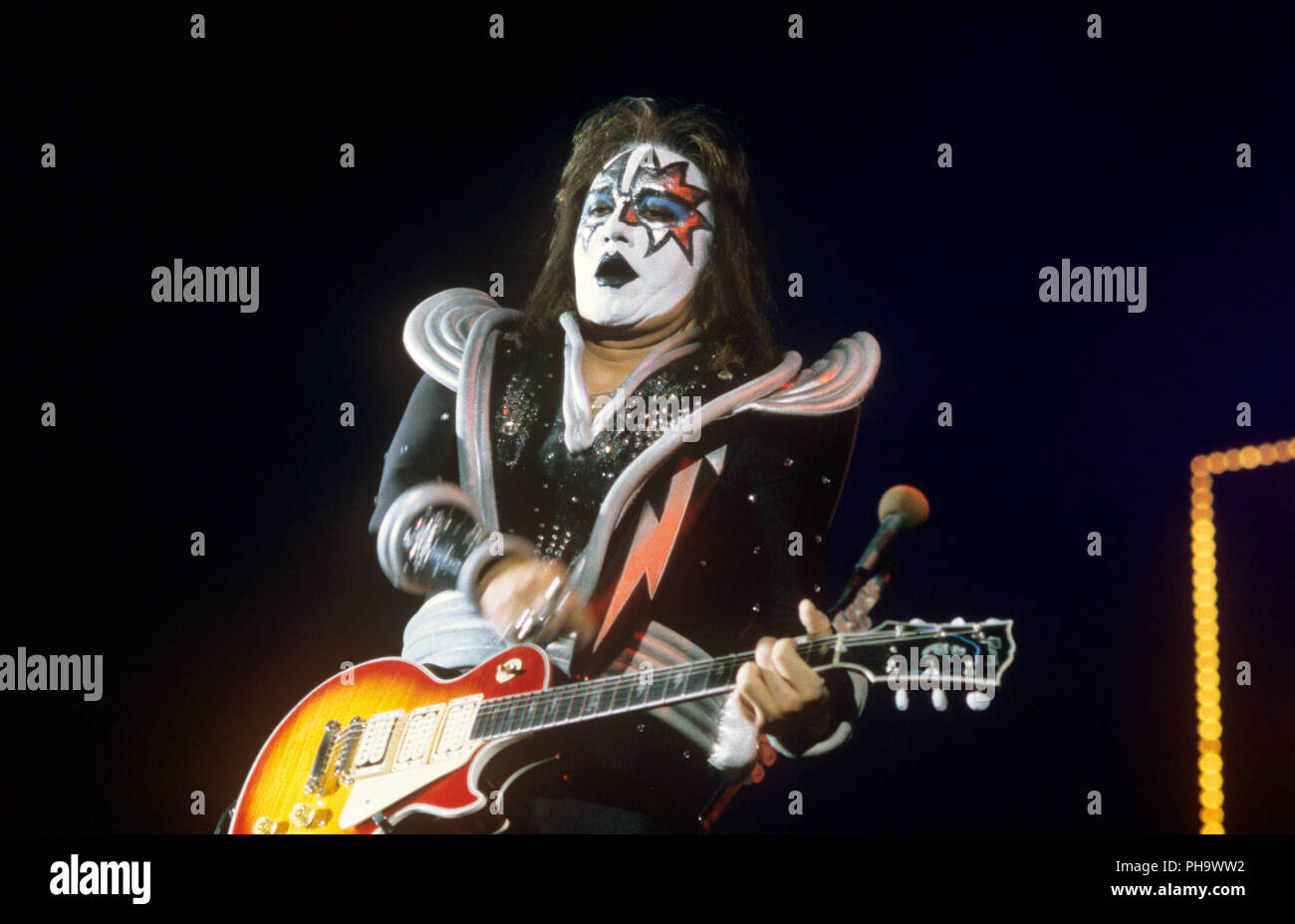 洋楽 KISS Ace Frehley Ace Frehley (Kiss) on 19.03.1999 in München / Munich. | usage
