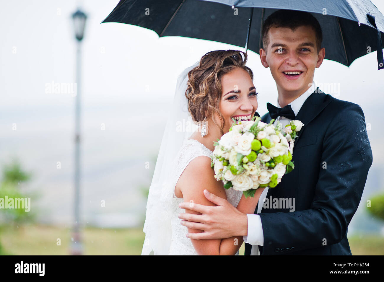 Just married umbrella parasol deals