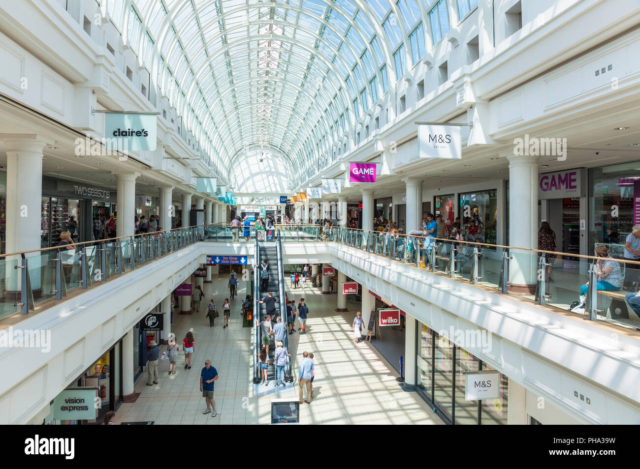 Modern town centre uk hires stock photography and images Alamy