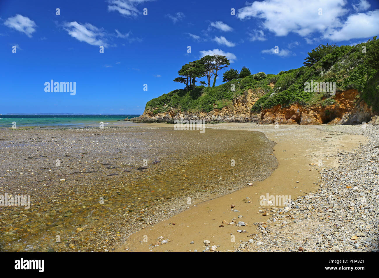 Rocky coast brittany in sunny hi-res stock photography and images - Alamy