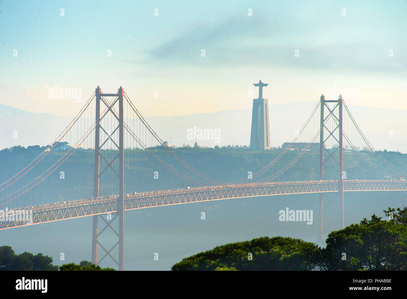25 april bridge lisbon hi res stock photography and images alamy