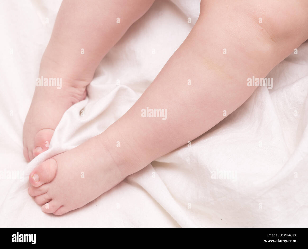baby legs Stock Photo Alamy