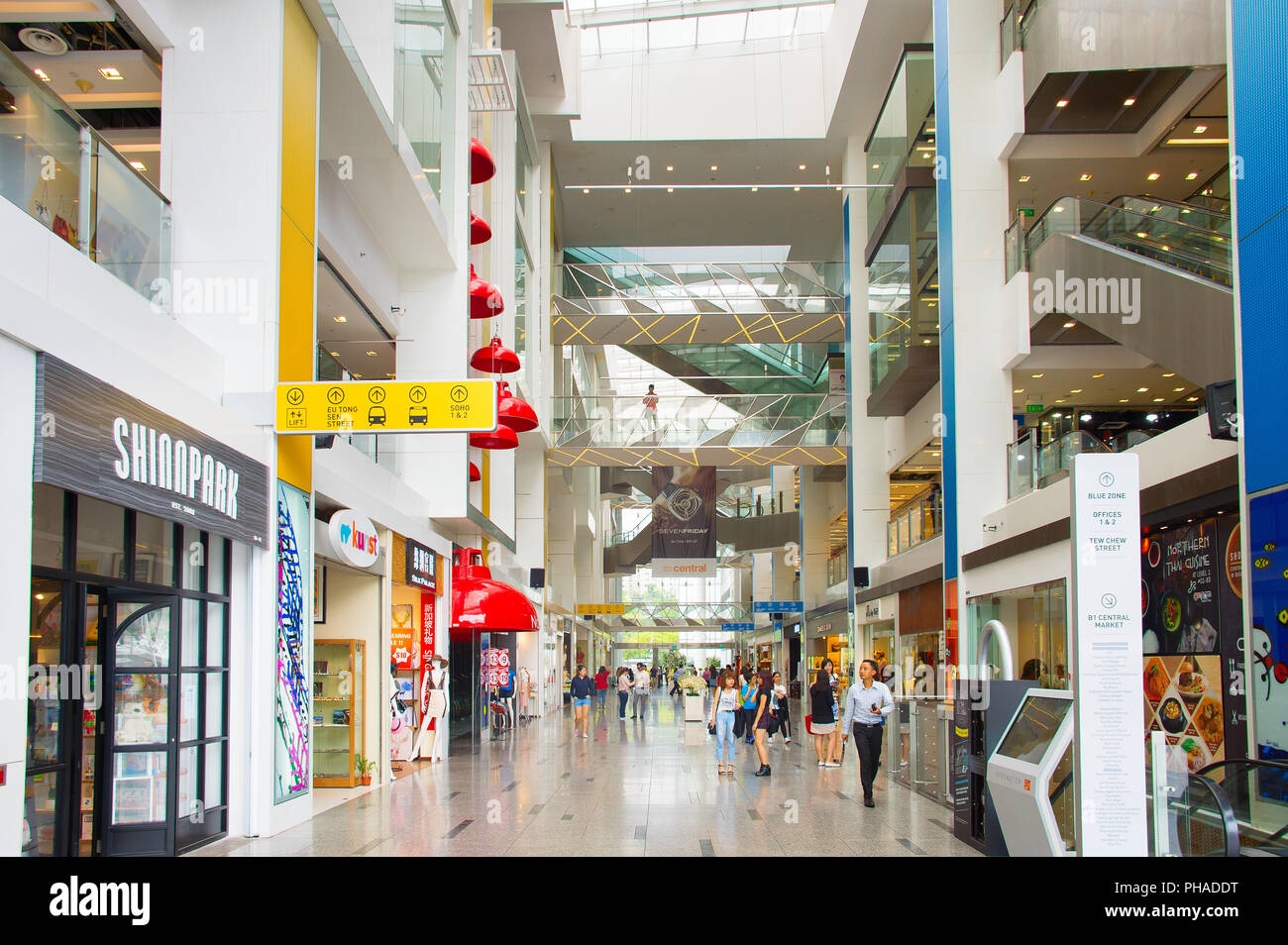 Central Boat Quay mall. Singapore Stock Photo Alamy