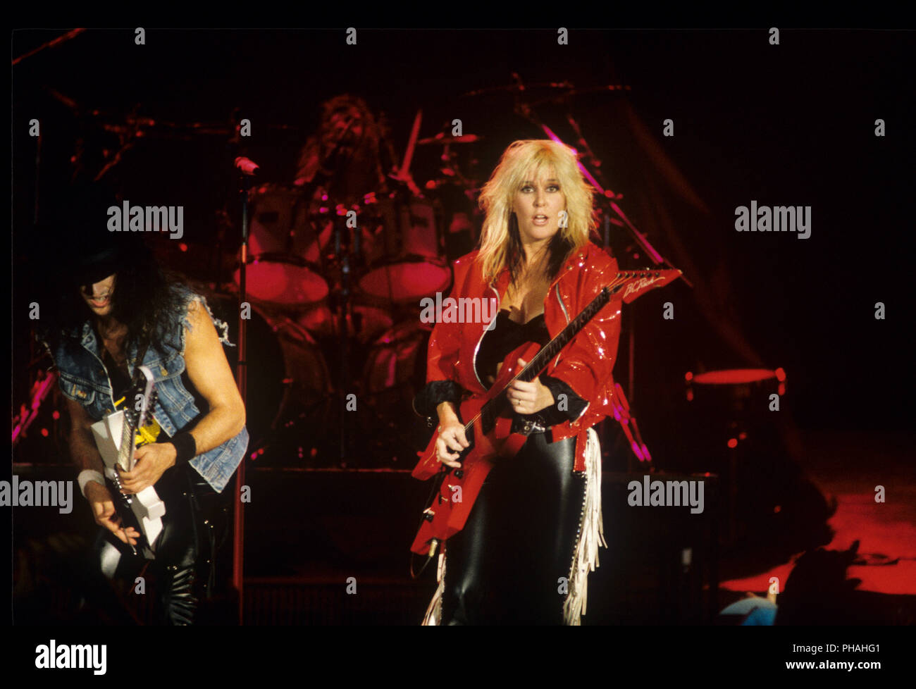 Lita ford 1988 hi-res stock photography and images - Alamy