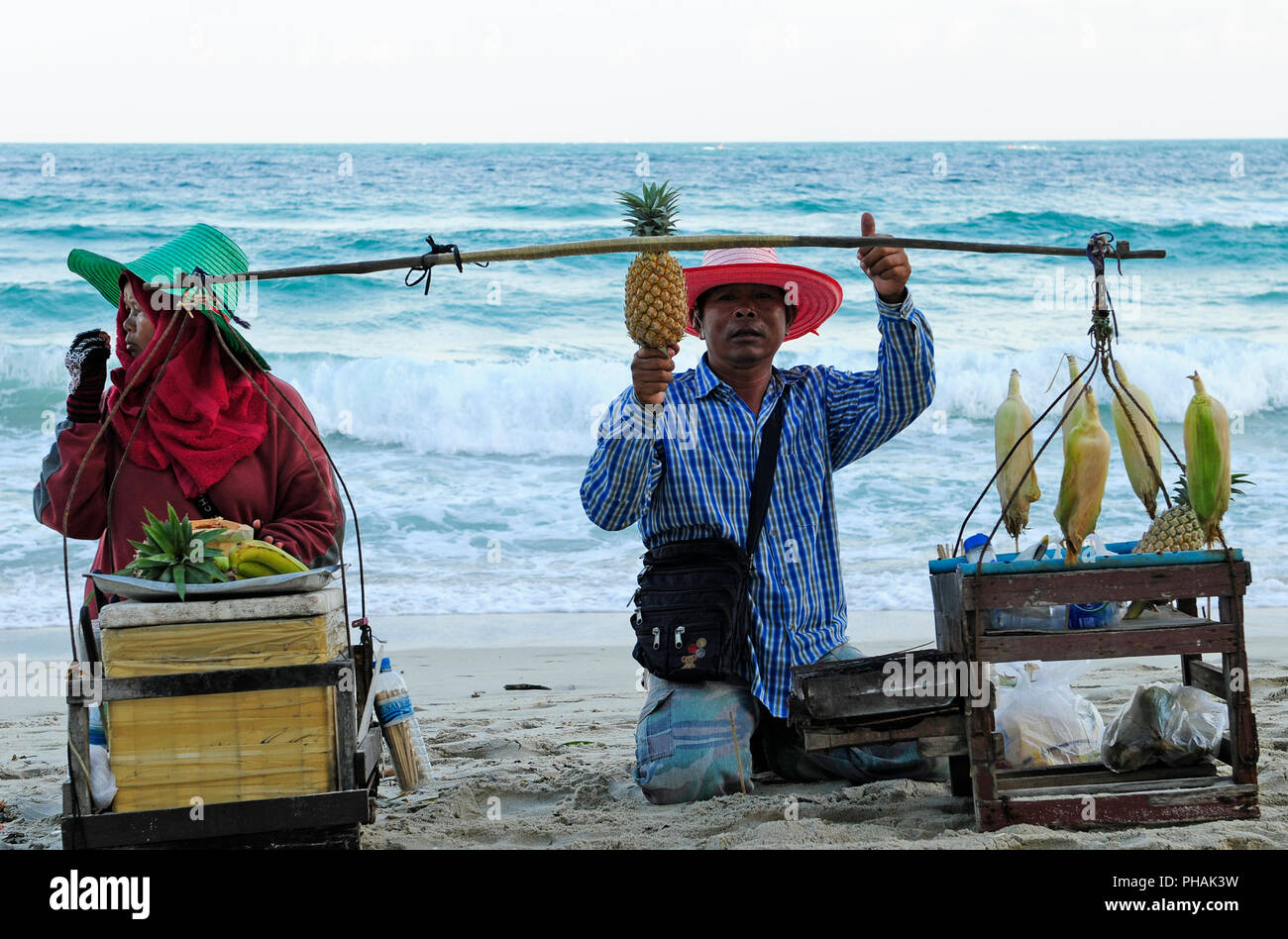 Vendeur ambulant sur les plages Thailande Hawker on the beach Koh