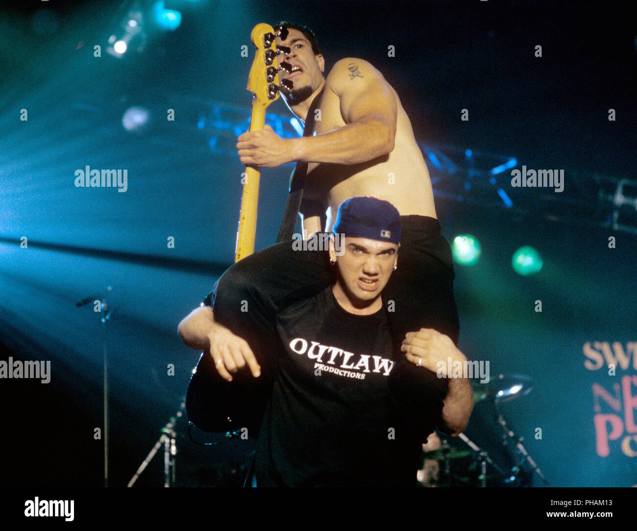 Bloodhound Gang (o-u): Jared Hasselhoff, Jimmy Pop Ali On 23.09.1999 In ...