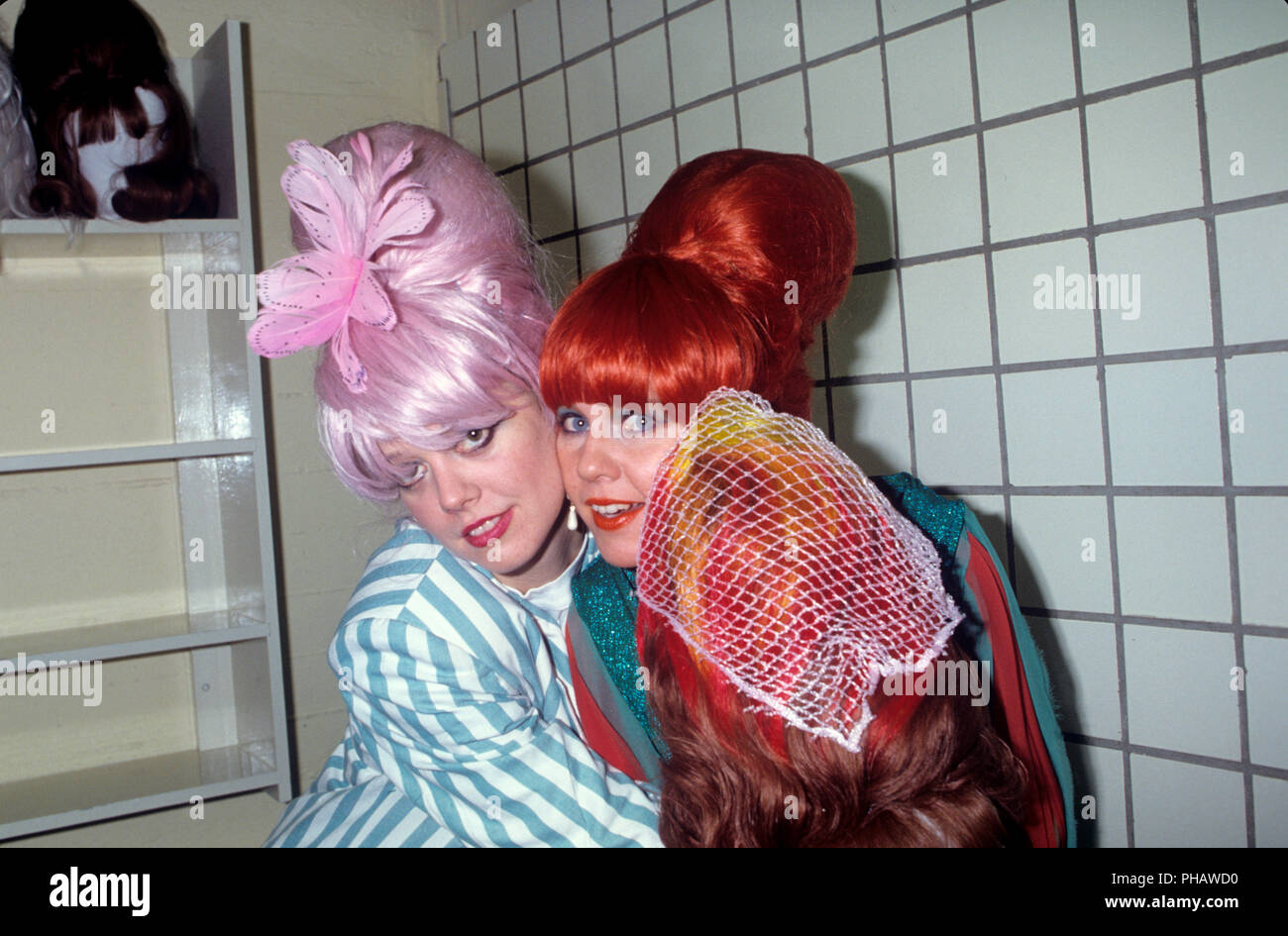 Kate Pierson The B-52's (l-r): Cindy Wilson, Kate Pierson in May 1983. | usage