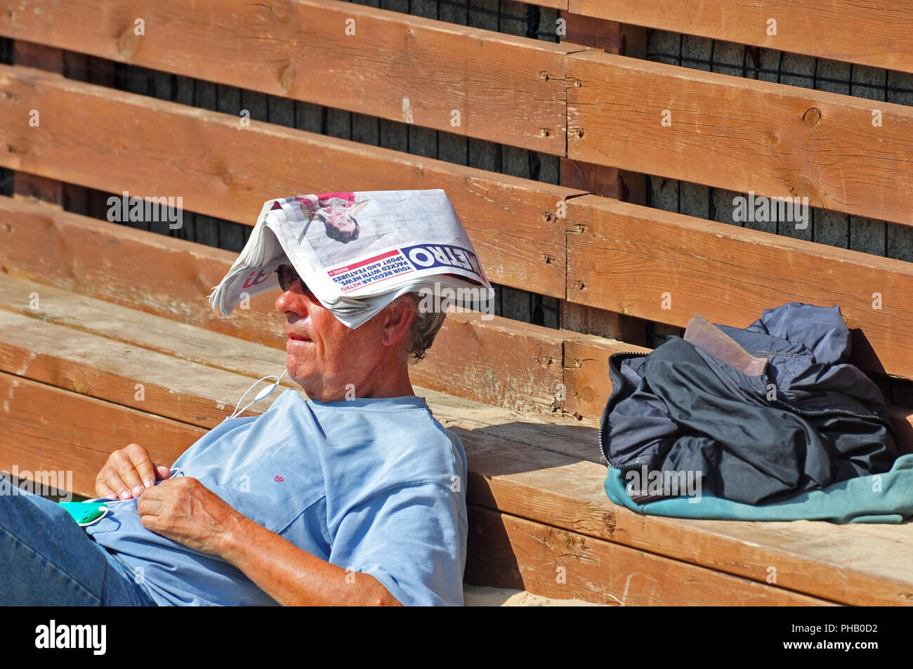 UK Weather. Record numbers of Visitors to Weston Super Mare up due to the Hot Weather this year. Pictures show this afternoon friday the 31st last day of August people enjoying the very hot summers sun , beach relaxing, children on the world famous Donkey rides and walking along the promenade front. Robert Timoney/Alamy/live/News Stock Photo