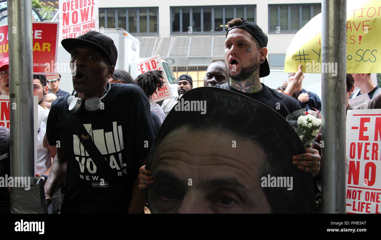 New York, USA. 31st August 2018. New York, NY: Manhattan's Overdose Awareness March organized on the international Overdose Awareness day. The march walked from E27th street and 1st Ave to 633 3rd Ave, Governor Cuomo’s office. Credit: SCOOTERCASTER/Alamy Live News Stock Photo