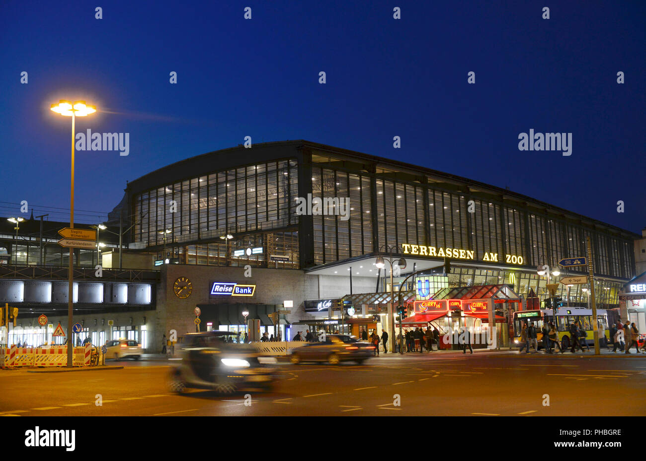 Page 3 Bahnhof Zoo High Resolution Stock Photography And Images Alamy