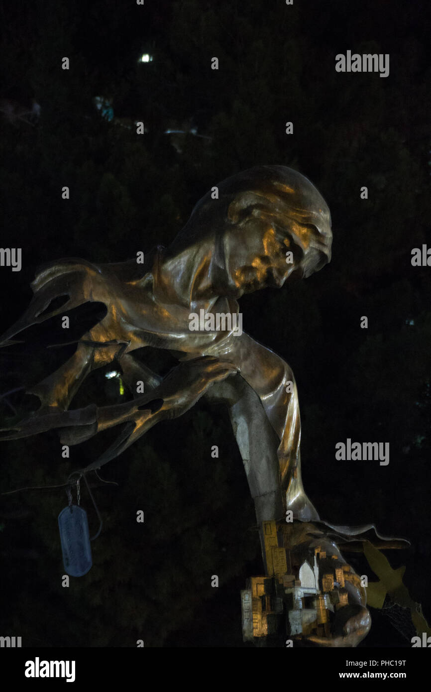 photo for Statue of the Unknown Soldier in Kohenski Park in Mashhad