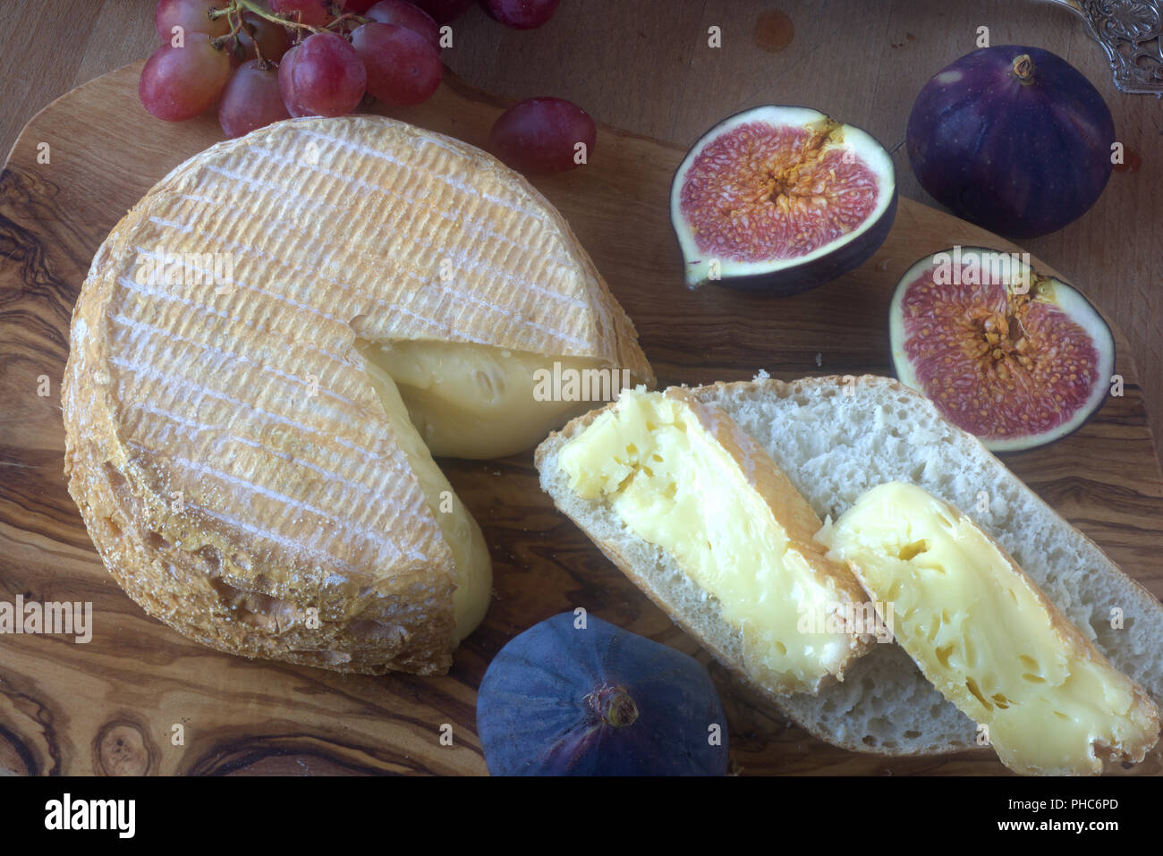 Livarot, French cheese from normandy; fromage français de Normandie