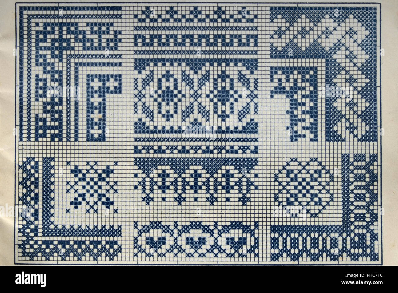 Embroidery pattern hi-res stock photography and images - Alamy