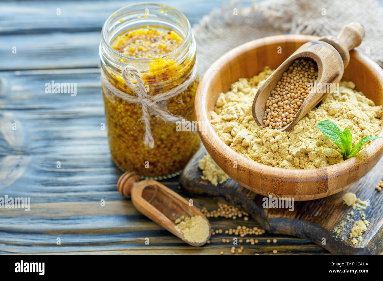 Mustard powder, mustard seeds and grainy mustard Stock Photo Alamy