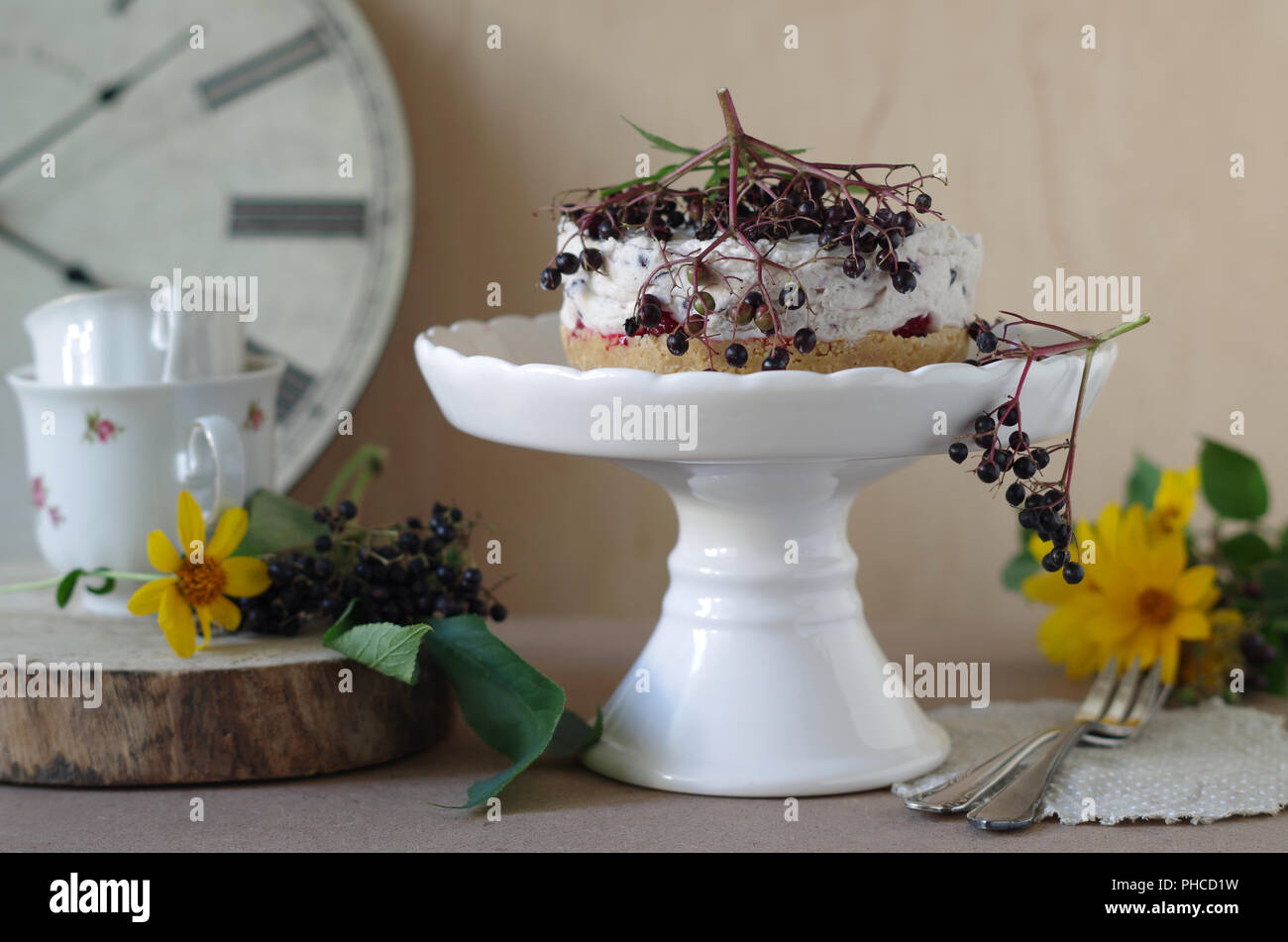 Elder raspberry cream cake hi-res stock photography and images - Alamy