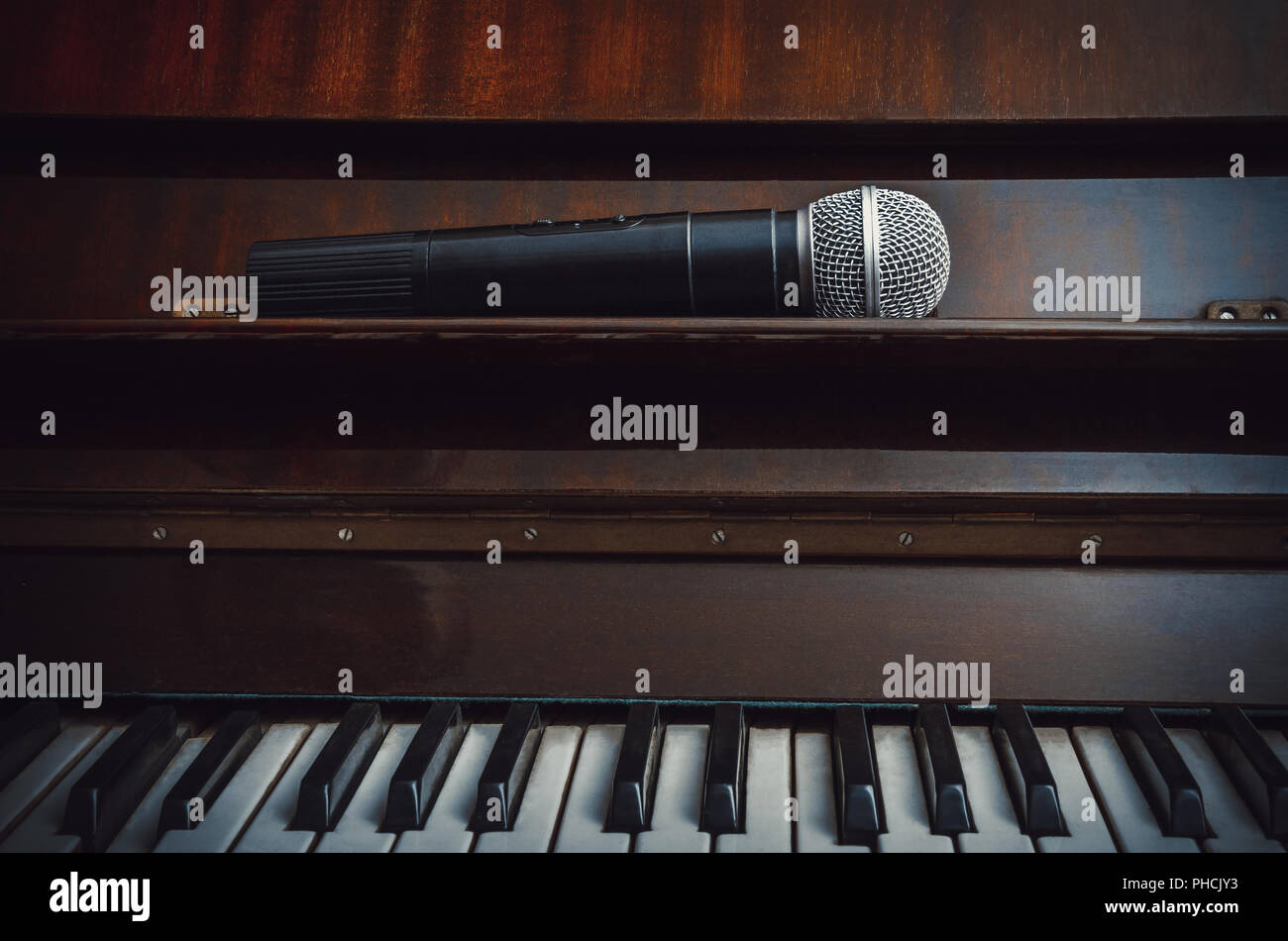 Piano and wireless microphone Stock Photo Alamy
