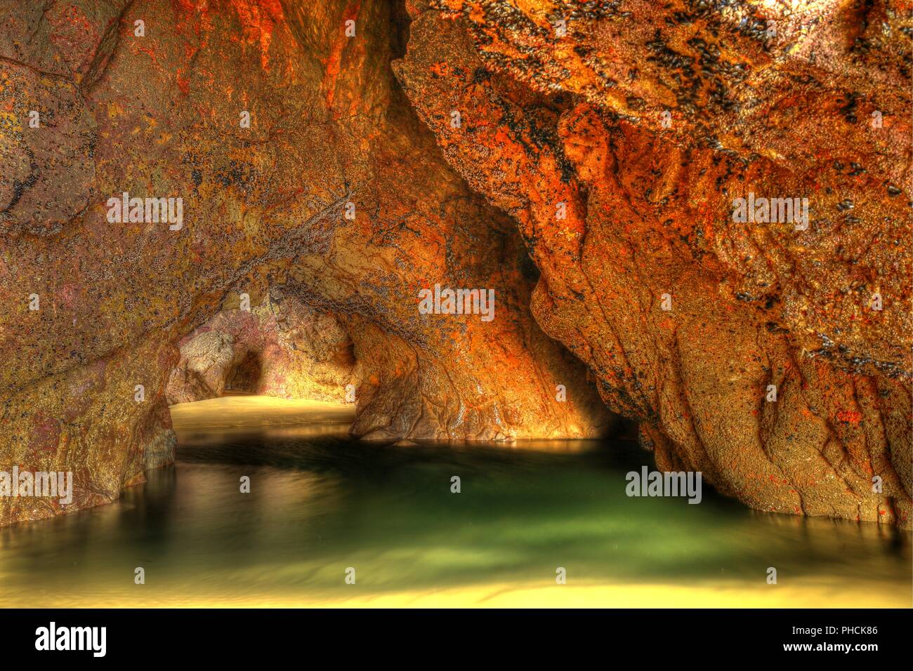 Underwater grotto hi-res stock photography and images - Alamy