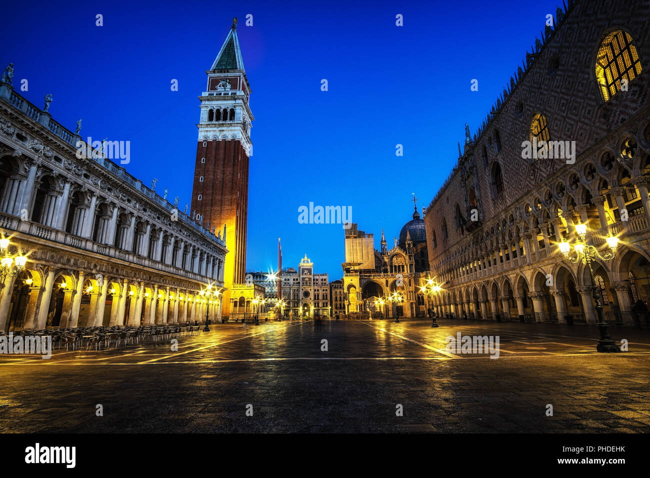 Doge palace venice construction hi-res stock photography and images - Alamy