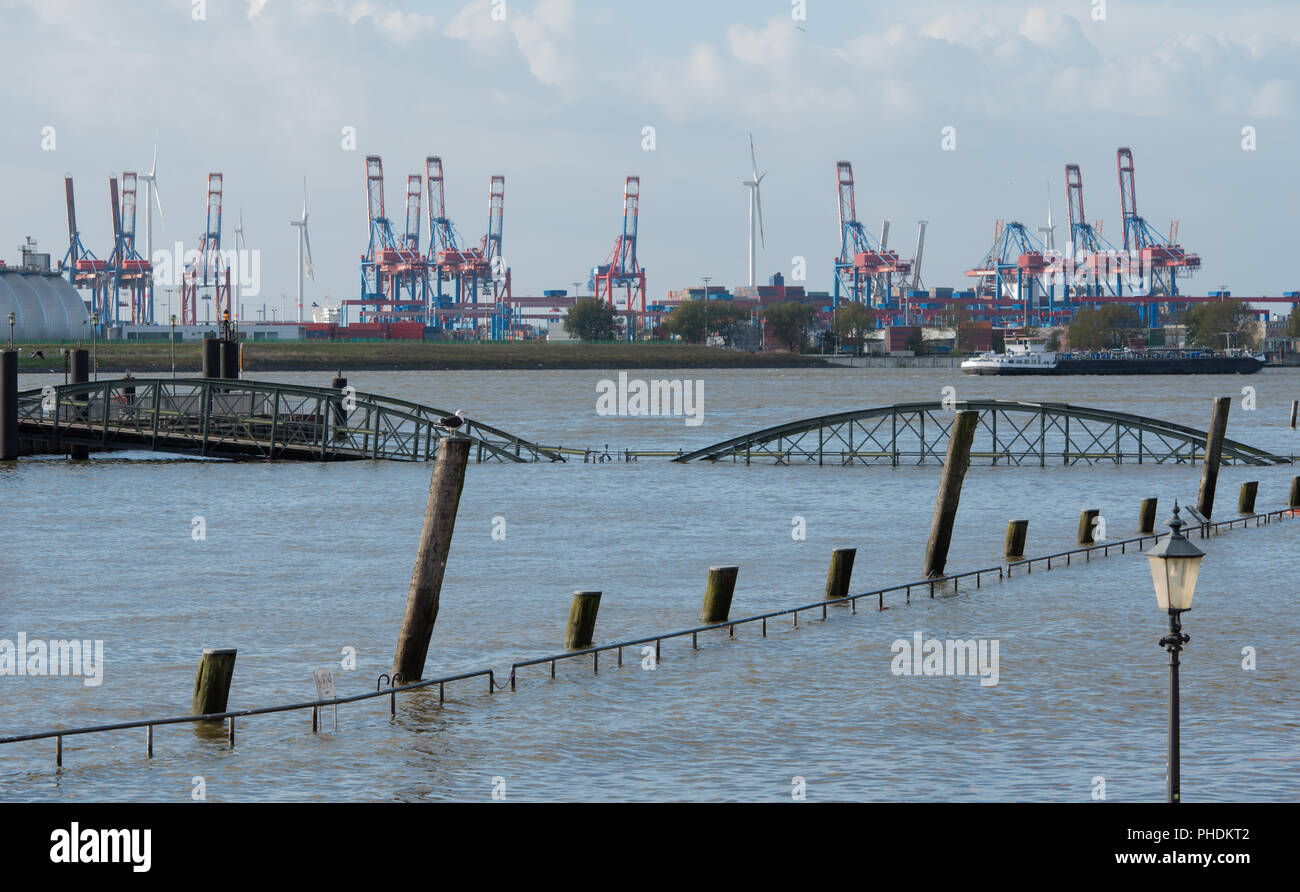 Storm surge St. Pauli fish market in Hamburg Stock Photo Alamy