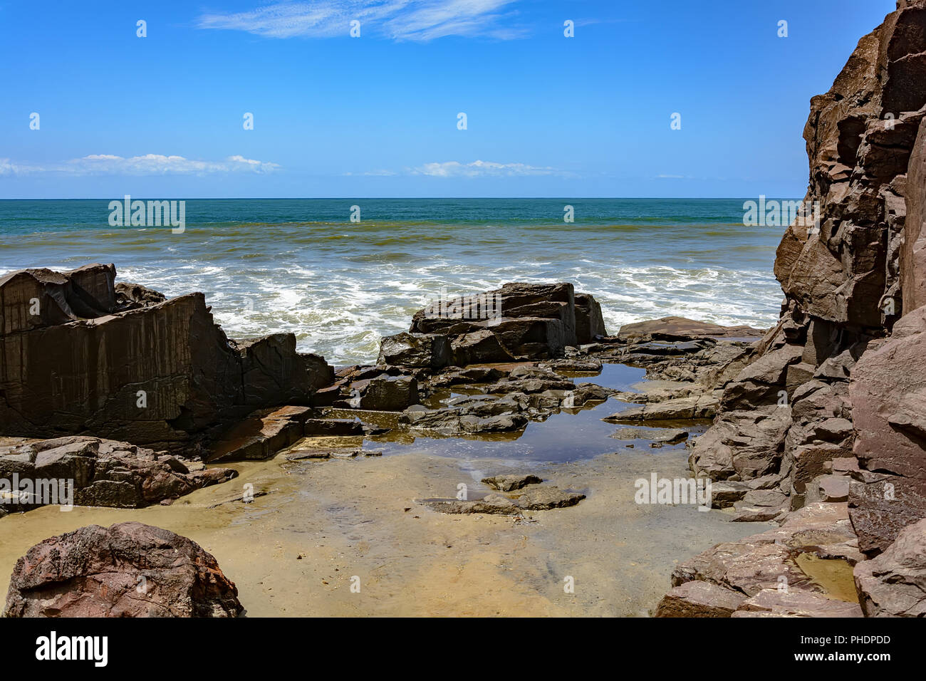 Rocks, horizon and the ocean Stock Photo