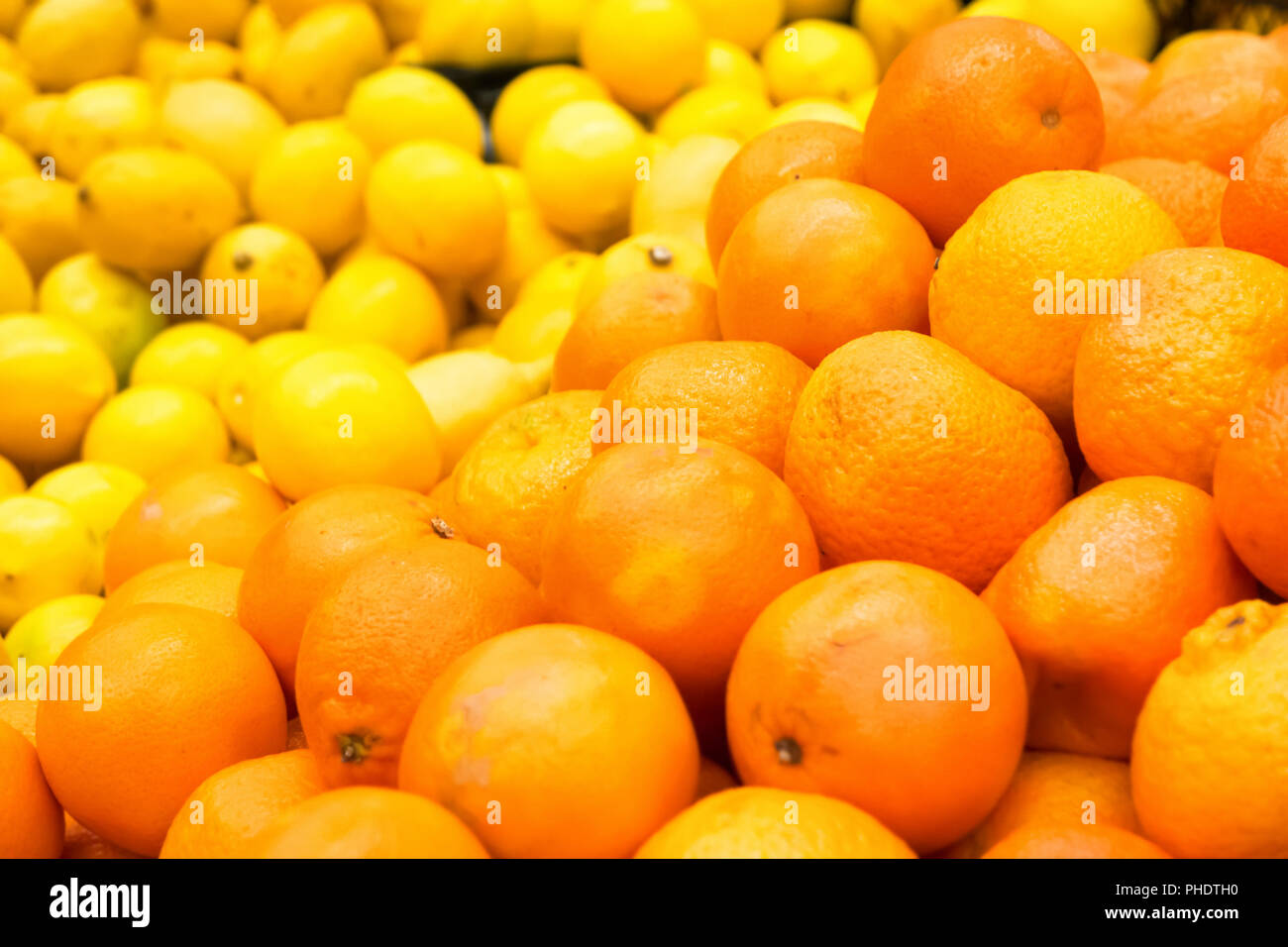 Pile Of Fresh Oranges And Lemons Stock Photo Alamy