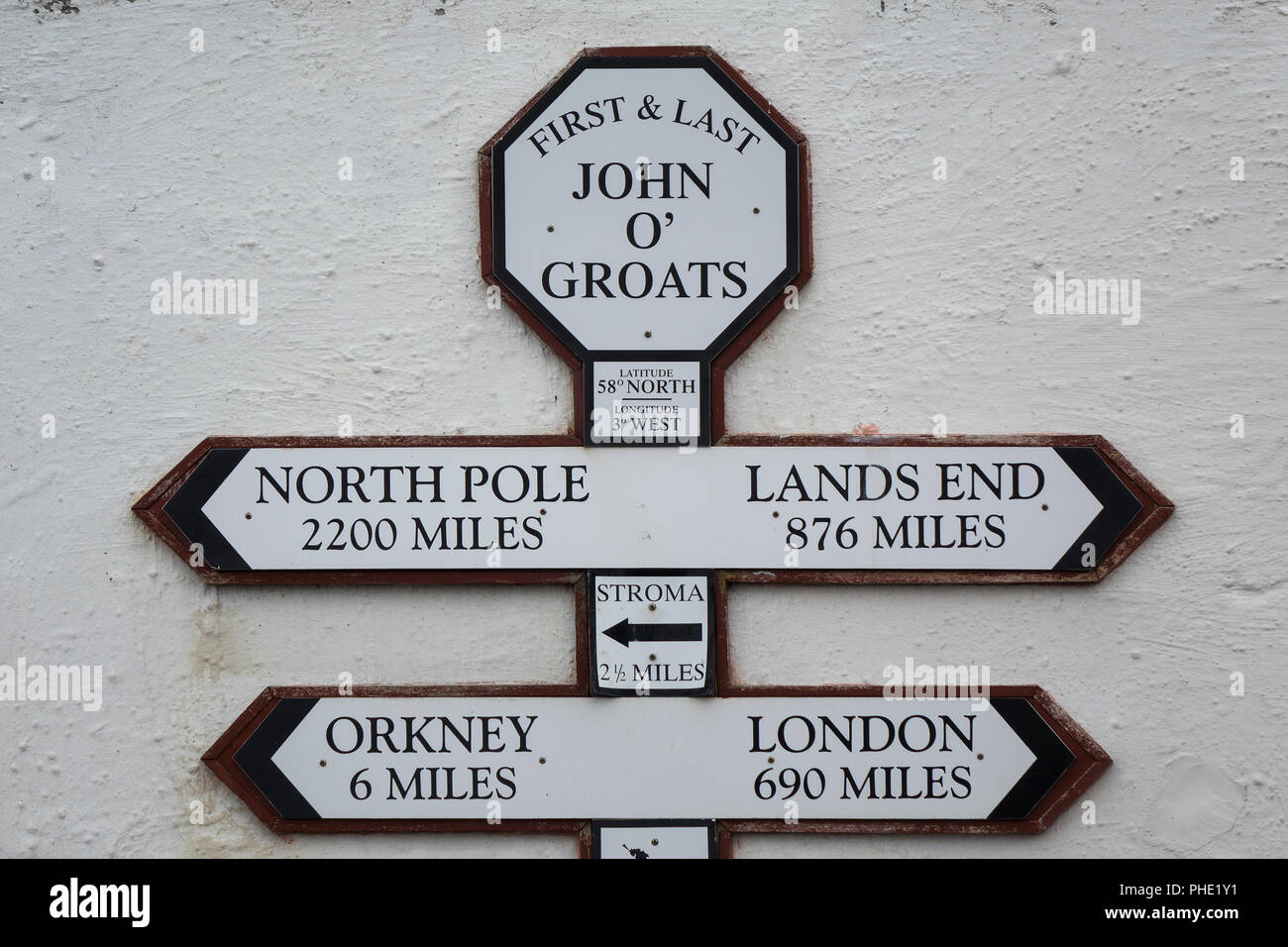 Scotland, Highlands, Caithness, John O'Groats, signpost Stock Photo