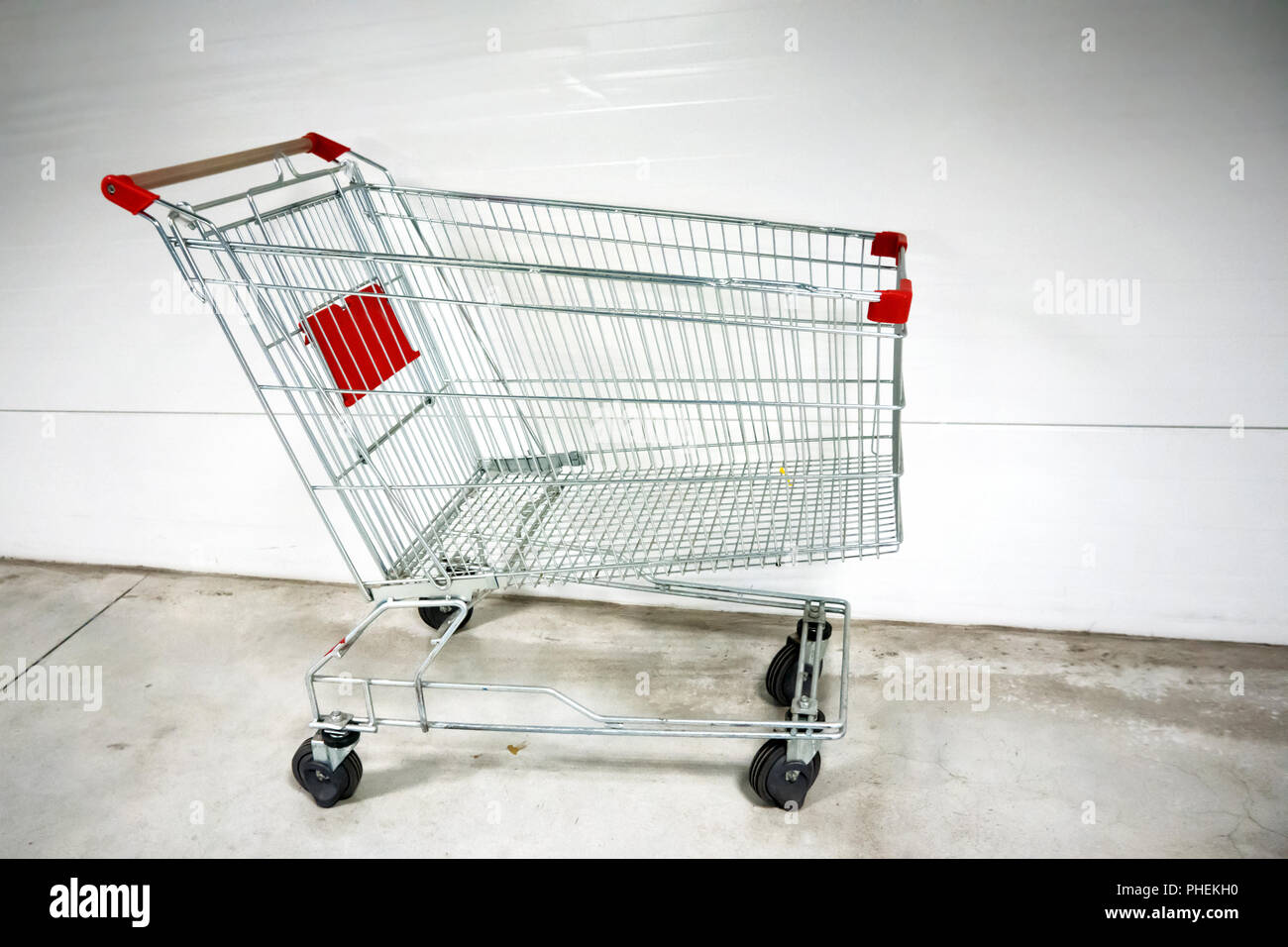 Empty shopping cart- trolley Stock Photo - Alamy