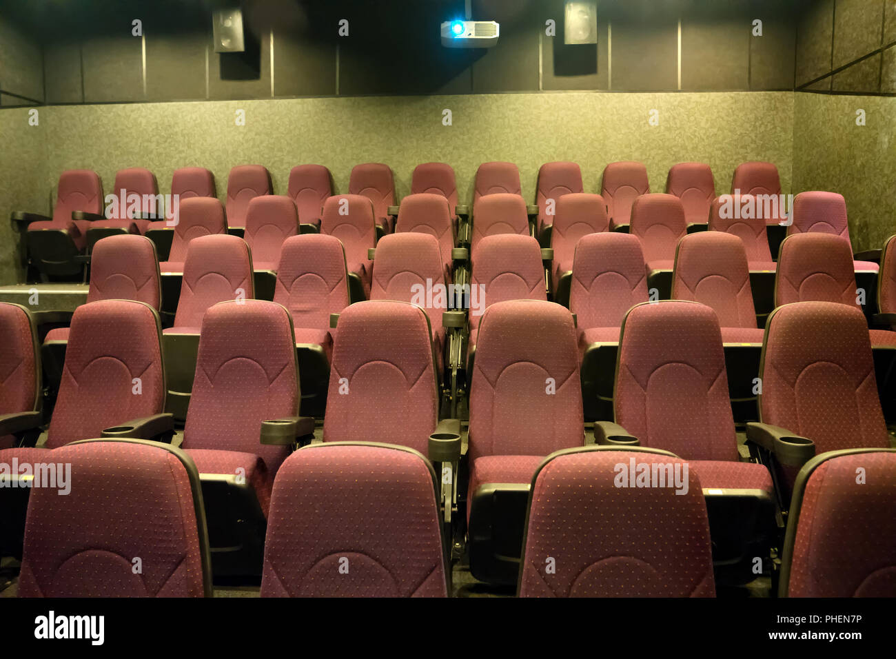 Empty stage theater hi-res stock photography and images - Alamy