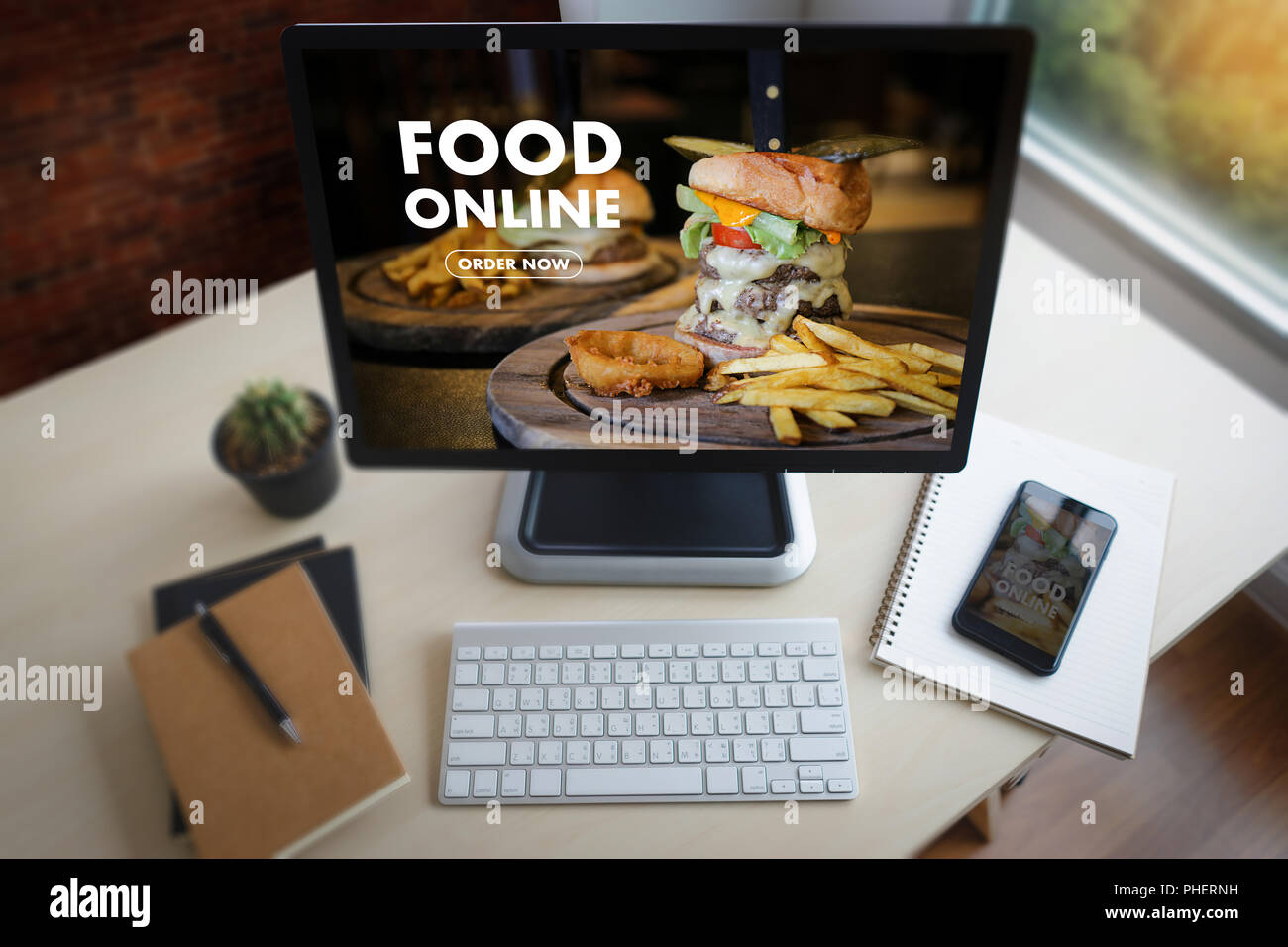 Green online ordering fast food hi-res stock photography and images - Alamy