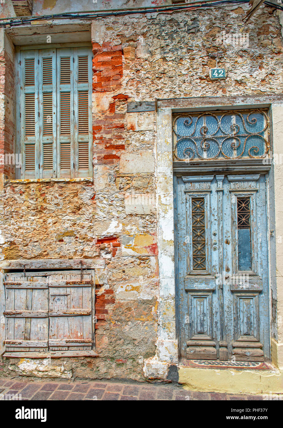 Old stone wall door hi-res stock photography and images - Alamy