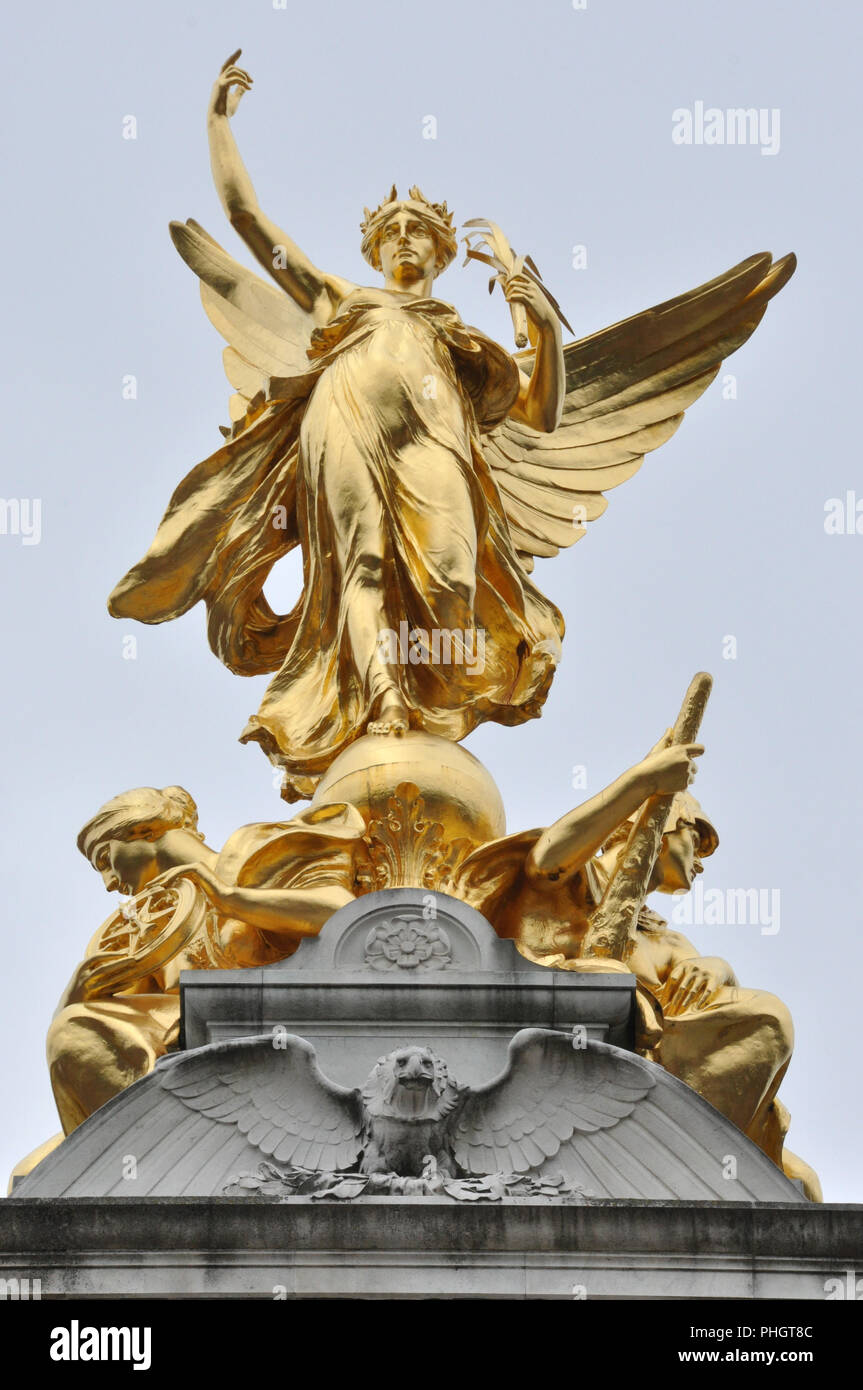 Winged Victory statue, Victoria Memorial Fountain, Buckingham Palace, London Stock Photo