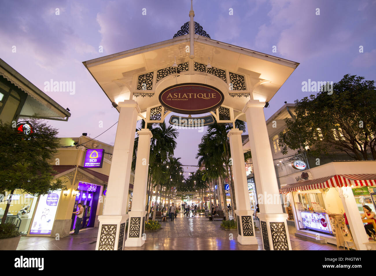 THAILAND BANGKOK ASIATIQUE RIVERFRONT Stock Photo - Alamy