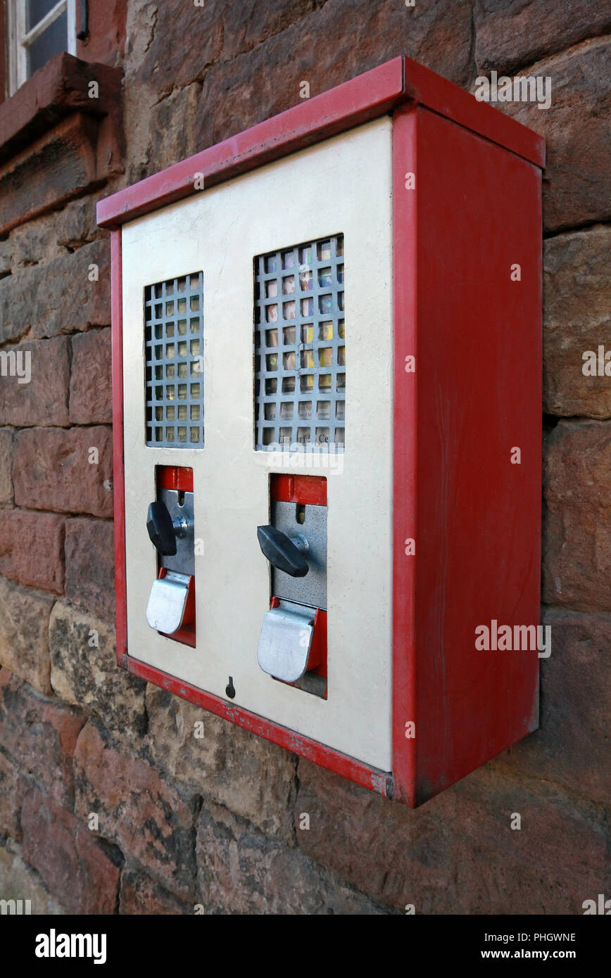 Page 2 - Automat High Resolution Stock Photography and Images - Alamy